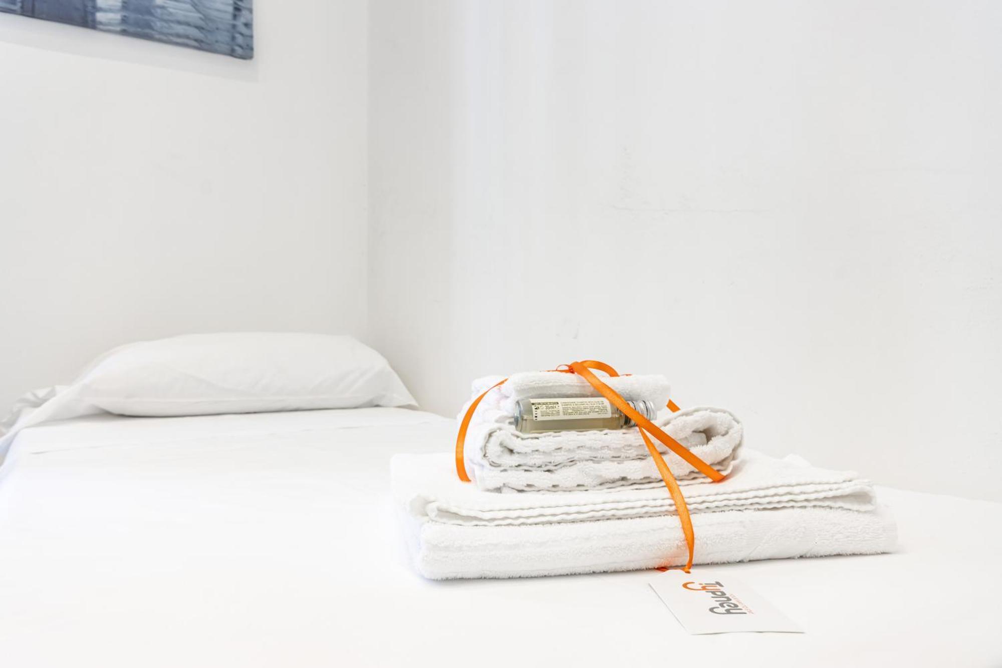 San Nicola Apartments By Rentbeat Бари Екстериор снимка