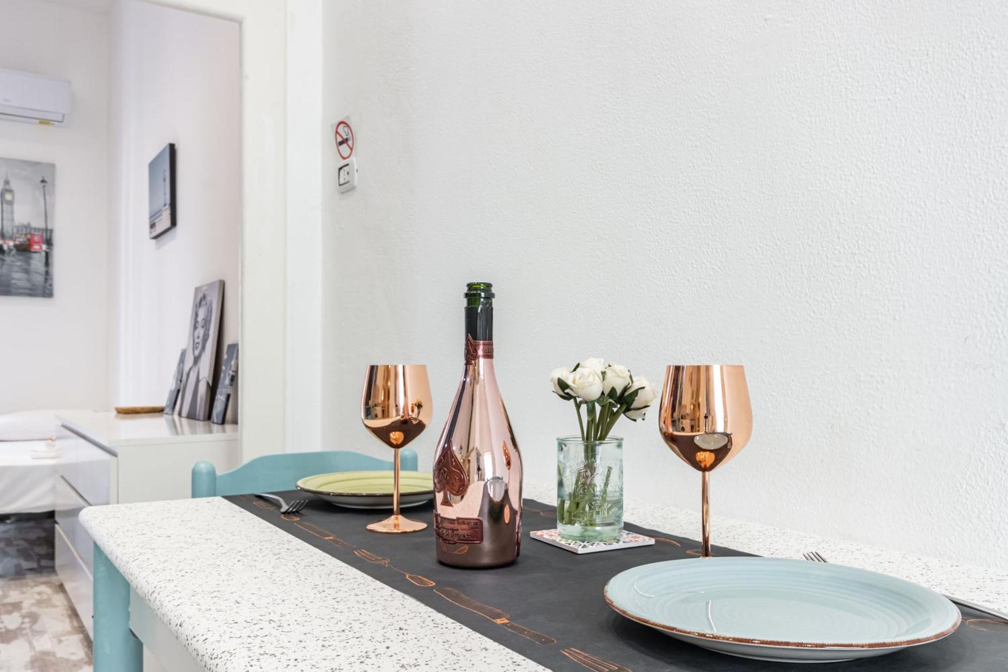 San Nicola Apartments By Rentbeat Бари Екстериор снимка