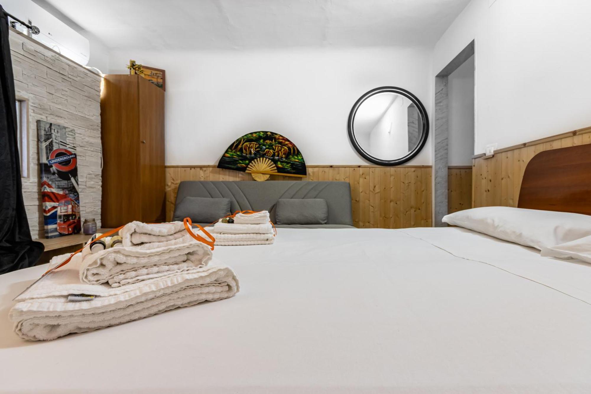 San Nicola Apartments By Rentbeat Бари Екстериор снимка