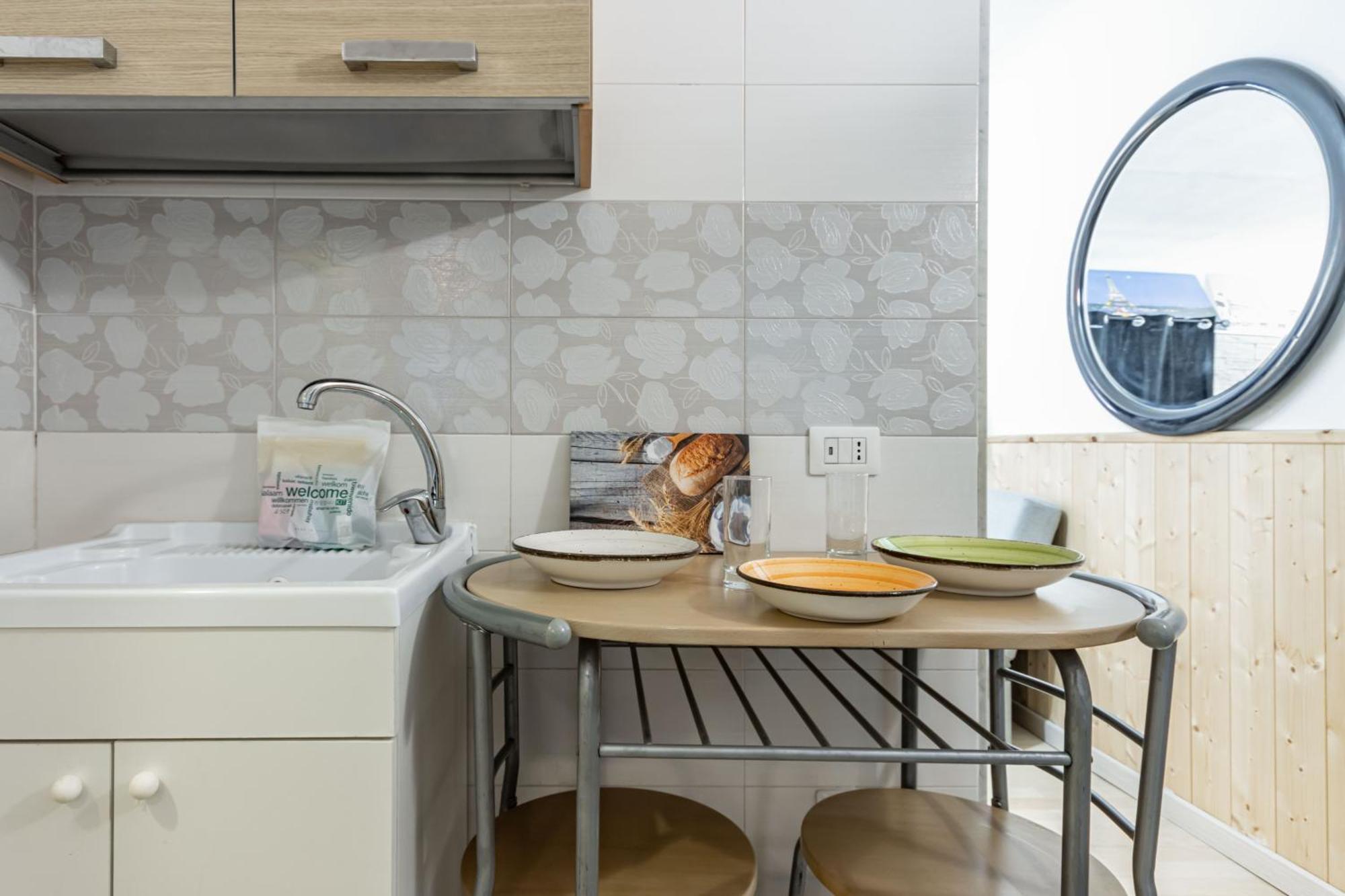 San Nicola Apartments By Rentbeat Бари Екстериор снимка
